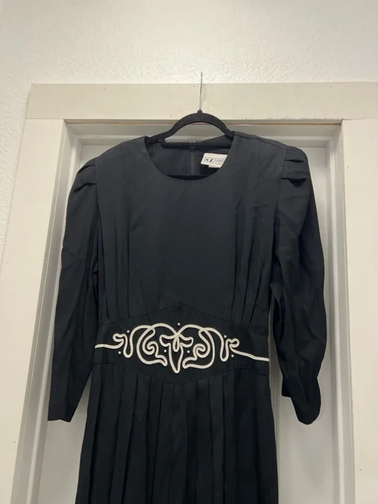 SL Fashions Black Long-Sleeve Midi Dress with Ornate Waist Accent - Picture 4 of 8